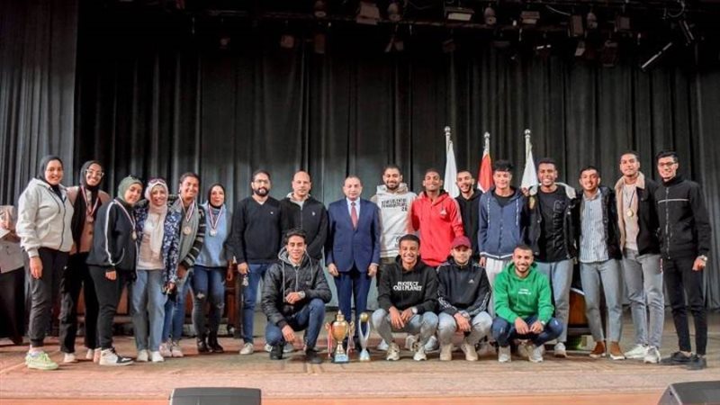 تكريم المميزين بجامعة