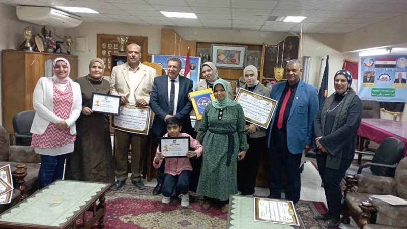 تعليم البحيرة يحصد