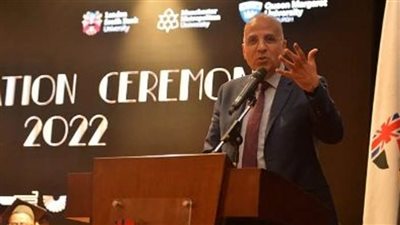 وزير الري يشارك في حفل تخرج طلاب كلية الصيدلة بالجامعة البريطانية