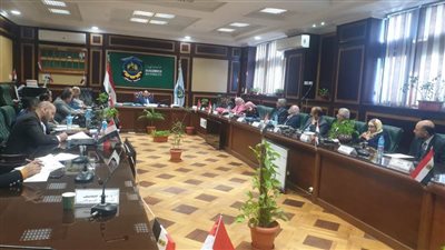 جامعة دمنهور تؤكد تطوير المناهج الدراسية لتحصين الطلاب ضد الفكر المتطرف