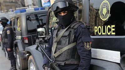 كشف ملابسات انتحال عدة أشخاص صفة رجال شرطة بالجيزة والاستيلاء على سيارة ومبالغ مالية