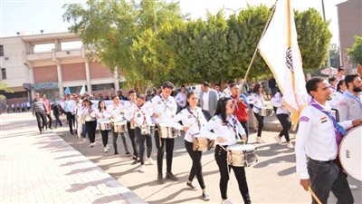 مسيرة طلابية بجامعة أسيوط بعنوان التنمية المستدامة