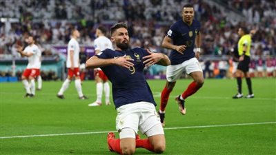 فرنسا تتقدم بهدف على بولندا في الشوط الأول