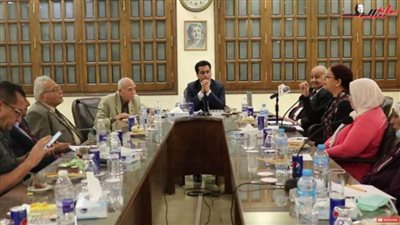 مبارزة شعرية بصالون بوابة روزاليوسف بين الدكتورة عزة بدر واللواء ناجي شهود