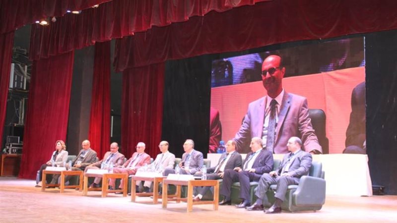 تكريم المشاركين فى