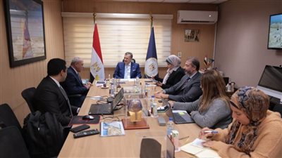 وزير السياحة والآثار يعقد اجتماعًا لتنمية السياحة بصعيد مصر 