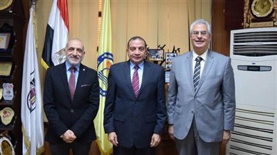 رئيس جامعة بني سويف يستقبل عميد كلية الطب البشري الجديد