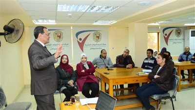 رئيس جامعة سوهاج يشهد فعاليات البرنامج التدريبي لنظام الدراسة والامتحانات وفق الساعات المعتمدة