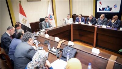 وزير الصحة يوجه بزيادة عدد فرق الطوارئ بالمستشفيات لتقديم أفضل الخدمات