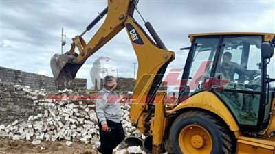 إزالة 3 حالات تعدٍ في المهد بعدد من قرى كفر الشيخ