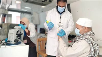 صحة المنيا تقدم الخدمات الطبية لـ1796 حالة خلال قافلة بقرية بني سالم بمركز ديرمواس
