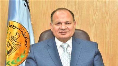 محافظ أسيوط يتابع منظومة المتغيرات المكانية لرصد التعديات