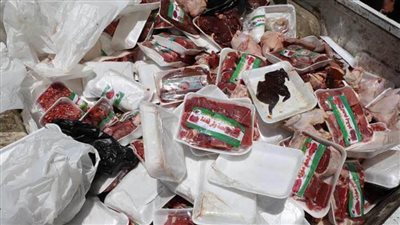 إعدام كمية من الأغذية غير الصالحة للاستخدام الآدمي بوسط سيناء