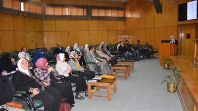 رئيس جامعة أسيوط يشيد بدور أكادمية البحث العلمي في توفير فرص حقيقية للمبتكرين والمبدعين