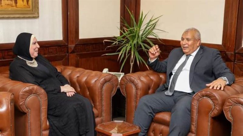 جامح والزملوط يناقشان