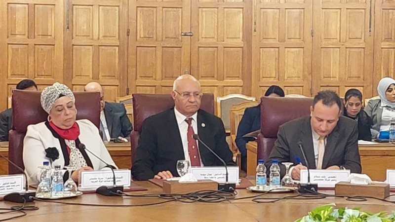 رئيس جامعة بنها يشارك