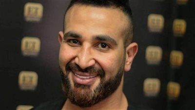 شاهد وجه طفلة أحمد سعد للمرة الأولى.. هل تشبهه؟