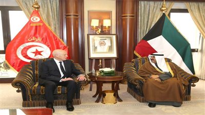 ولي عهد الكويت يلتقي الرئيس التونسي في مقر إقامته بالرياض