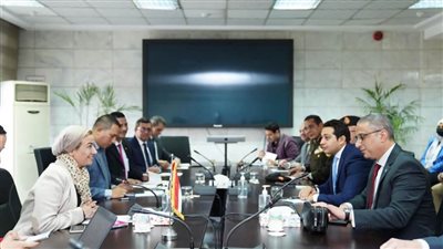 وزيرة البيئة ومحافظ الفيوم يترأسان لجنة مشروعات إعادة التوزان البيئي لبحيرة قارون