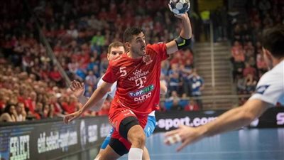 بعد إصابة يحيى خالد.. هل يتراجع أحمد الأحمر عن الاعتزال الدولي؟