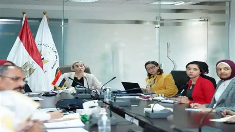 خلال الاجتماع