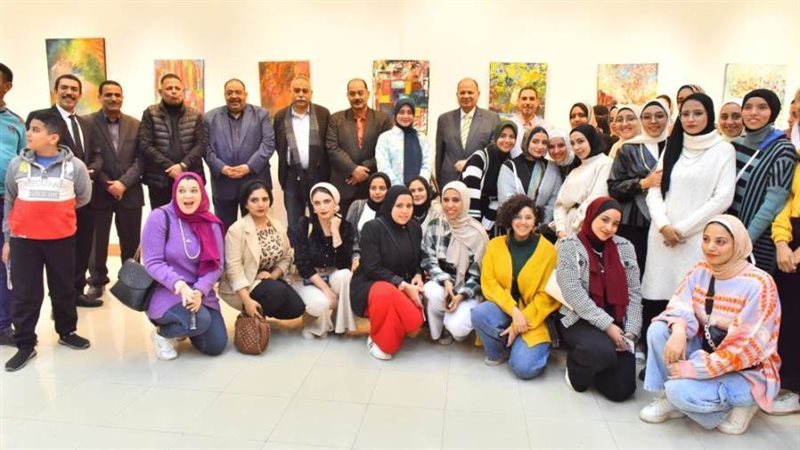 جانب من المعرض