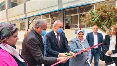 محافظ القليوبية يدشن حملة التطعيم ضد شلل الأطفال بالمركز الطبي ببنها