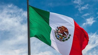 المكسيك تدافع عن قرار منح اللجوء للرئيس البيروفي السابق