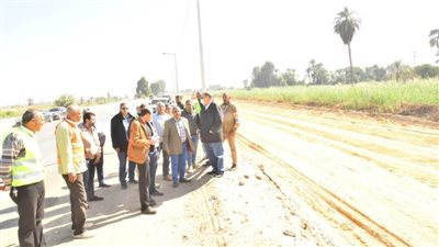 اللواء عصام سعد يتفقد المرحلة الأولى من ازدواج طريق 