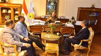 محافظ أسيوط يلتقي أمين عام مدارس سنودس النيل لبحث سبل التعاون والتوسع في إنشاء المدارس الجديدة