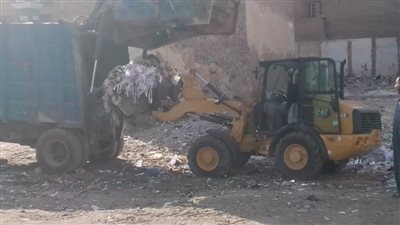 متابعة الأعمال اليومية في قطاعيِّ النظافة والإنارة العامة بنطاق حيّ أول مدينة الإسماعيلية