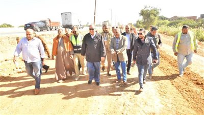 محافظ أسيوط يتابع أعمال تنفيذ المرحلة الأولى من ازدواج طريق 