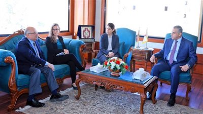 محافظ سوهاج يستقبل وفد الوكالة الأمريكية للتنمية الدولية