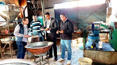 ضبط 5 أطنان حلاوة طحينية غير صالحة قبل إعادة تعبئتها بالبحيرة 