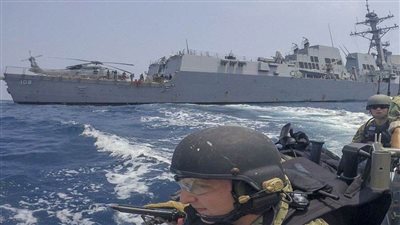 البحرية الأمريكية تكذب أنباء عن اعتراض الحرس الثوري سفينتين تابعتين لها في الخليج