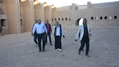 الزملوط يتابع خطة رفع كفاءة قرية 