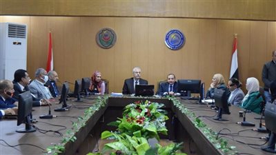 رئيس جامعة بني سويف يرأس مجلس كلية الطب 