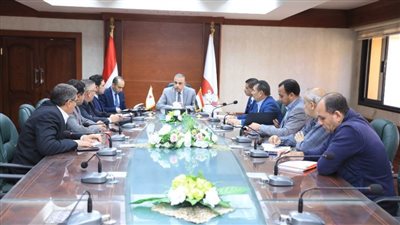 محافظ سوهاج يعقد اجتماعًا لمناقشة موقف تطهير الترع ورفع مخلفات ونواتج التطهير