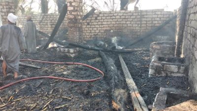 السيطرة على حريق 3 حظائر مواشي بأسيوط