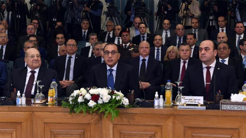 رئيس الوزراء خلال