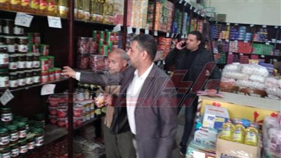 ضبط كميات من اللحوم والأسماك المملحة غير الصالحة بكفر الشيخ