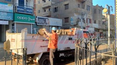 إزالة تراكمات المخلفات والقمامة بكفر الشيخ