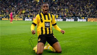 صحيفة إنجليزية: تشيلسي الأقرب لتأمين صفقة موكوكو نجم بوروسيا دورتموند