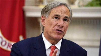 حاكم تكساس يحذر من إيقاف سياسة ترامب لردع المهاجرين: 