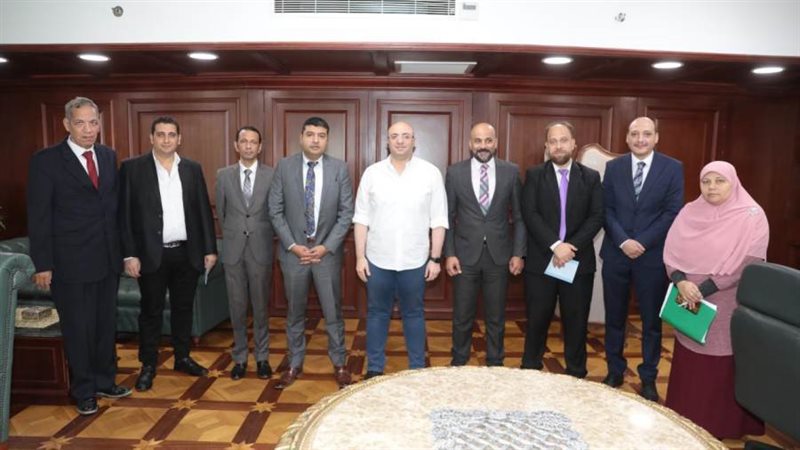 محافظ بنى سويف يلتقى