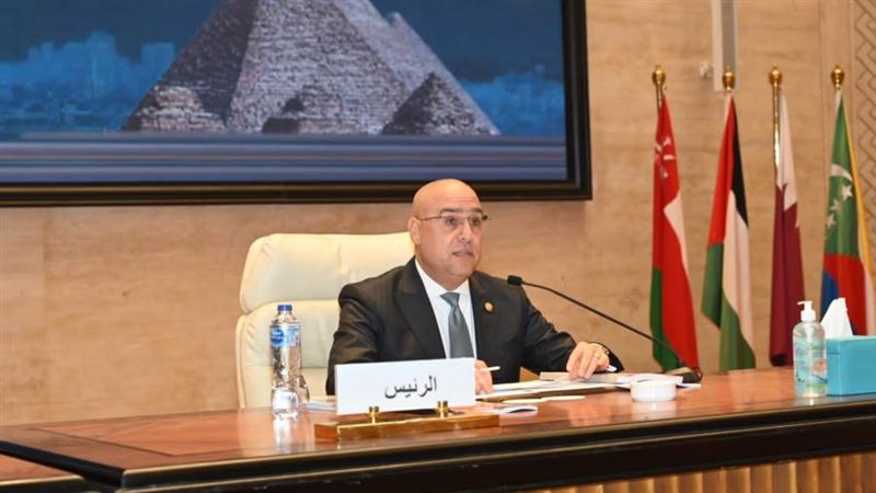 وزير الإسكان والمرافق