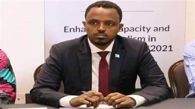 الحكومة الصومالية تقرر إغلاق مئات الصفحات بمواقع التواصل الاجتماعي المنسوبة لمليشيات 