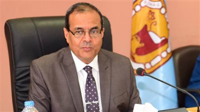 جامعة سوهاج تنعي الدكتور محمد عثمان يوسف الأستاذ المتفرغ بكلية الآداب