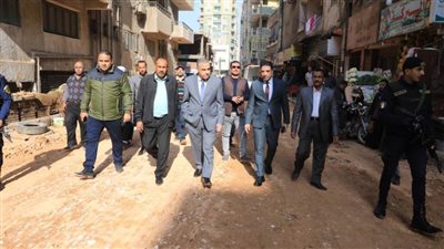 محافظ سوهاج يتفقد أعمال الرصف بعدد من شوارع حي شرق