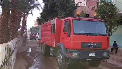 السيطرة على حريق اندلع في حوش منزل وامتد إلى آخر في سوهاج